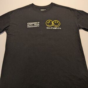 SmileyWorld Boys Graphic Tee | XL (14–16) | Excellent